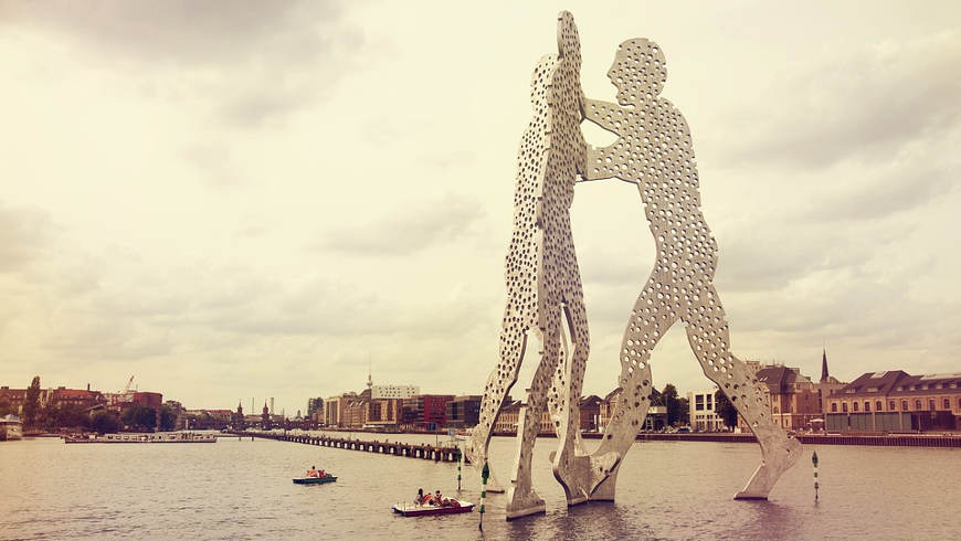 Molecule Man - pixabay