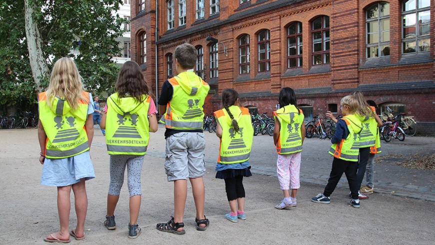 Warnwesten für Kids gespendet