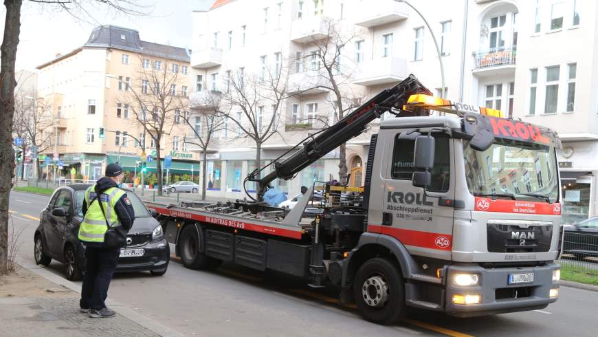 Fahrzeugumsetzung auf dem Tempelhofer