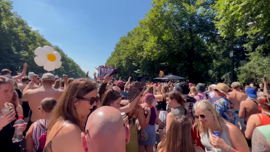 „Rave The Planet“ Parade