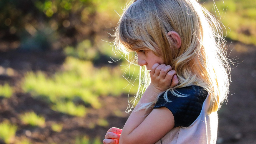 Kinder mit ME/CFS brauchen mehr Forschung Kinder mit ME/CFS sind oft traurig.